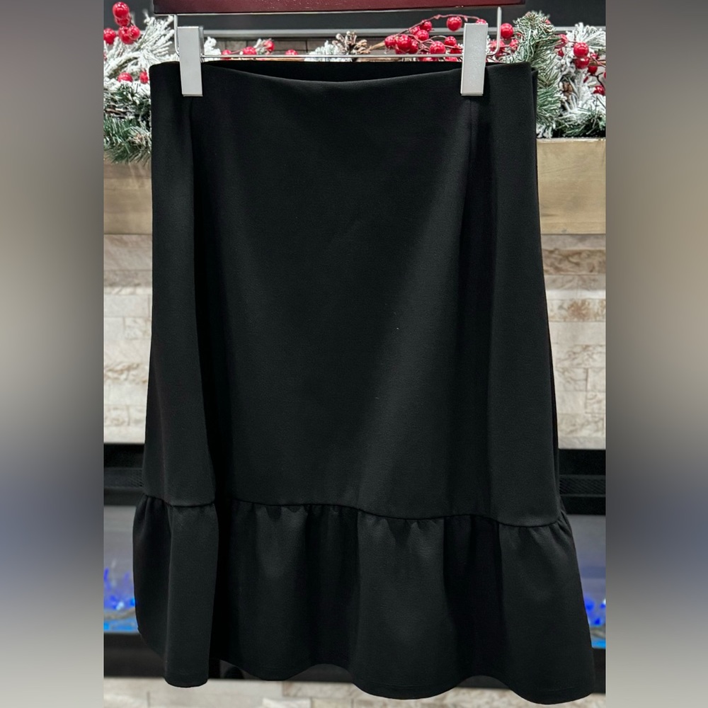 Roz & Ali LIKE NEW Black Dressy Skirt